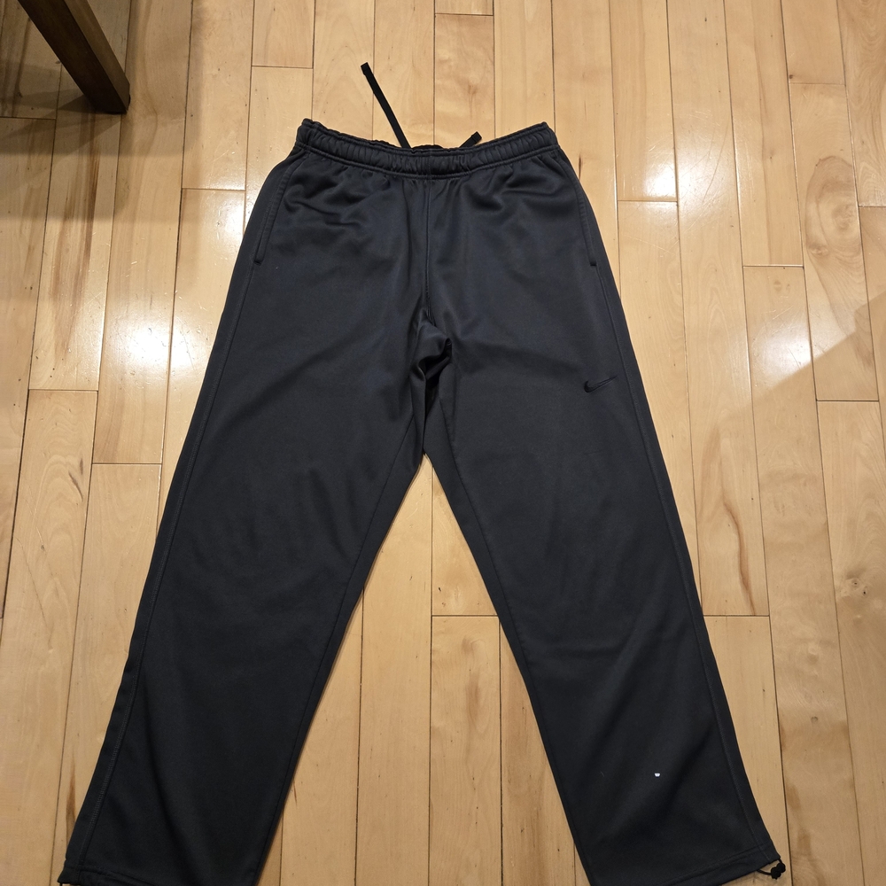 Nike Men's Dark Gray Joggers